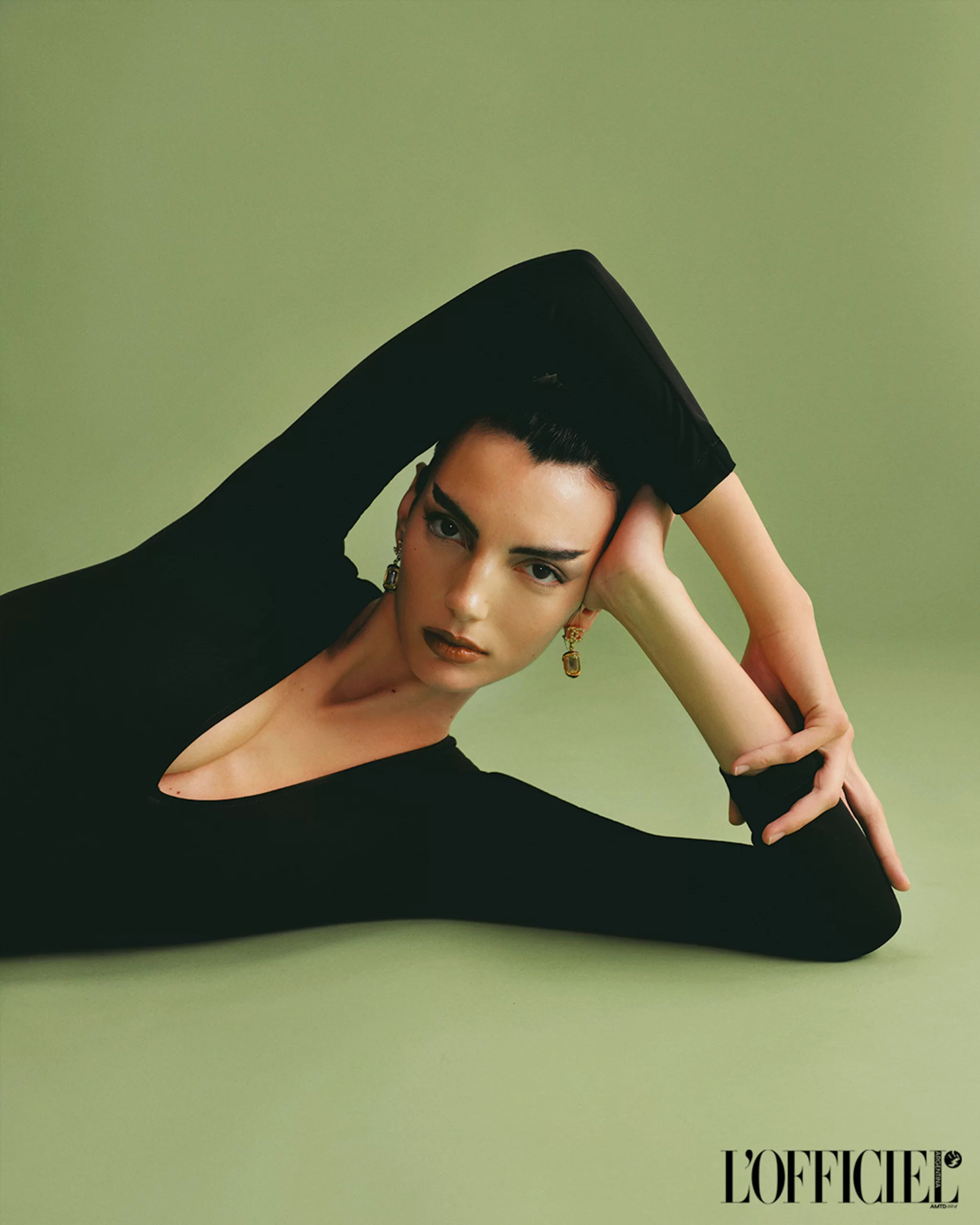 L'Officiel - Cynthia 4